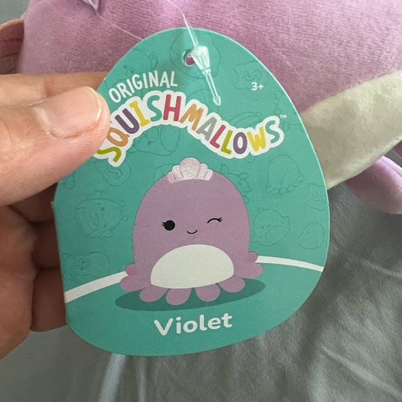 New Violet the octopus Squishmallows - Picture 7 of 7